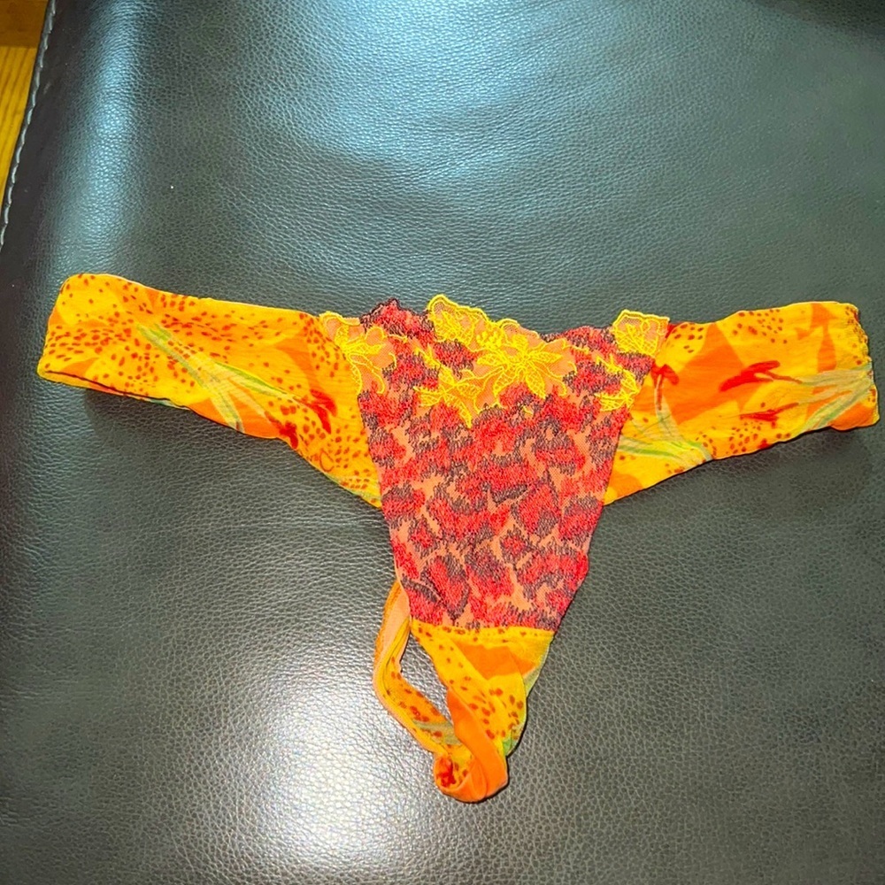 Very Sexy orange VS thong  size: S